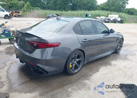 2018 Alfa Romeo Giulia Quadrifoglio Rwd from USA, damaged, VIN ZARFAEAV9J7581575
